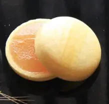 黃色：加入了磨碎的柚子的柚子餡